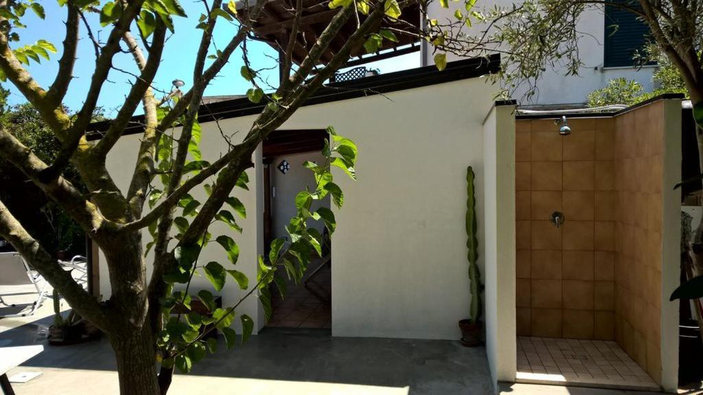Villa Del Lentisco Reitani Exterior photo